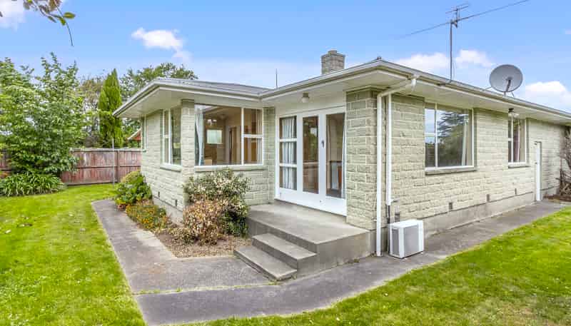 10A Amos Place, SHIRLEY