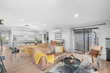 44 Candlesticks Crescent, Lincoln