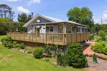 7 Walker Road East, Katikati