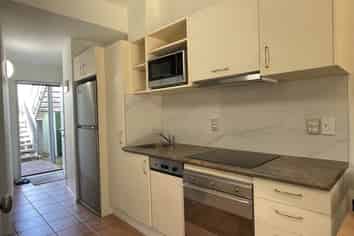 89/92 Bush Road, Albany