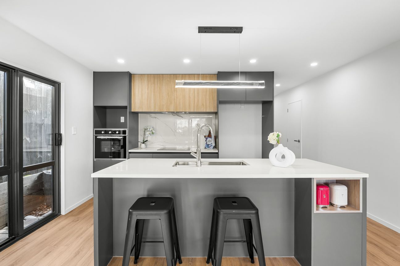 Stand-Alone Living with Space, Views & Effortless Comfort - Więcej
