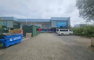 ROAD FRONT INDUSTRIAL + CONTAINER SPACE