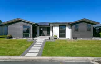 3 Bastille Court, Rangatira Park