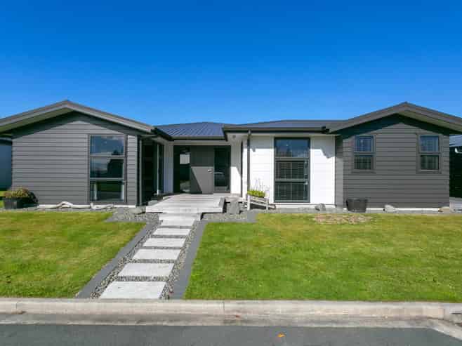 3 Bastille Court, Rangatira Park