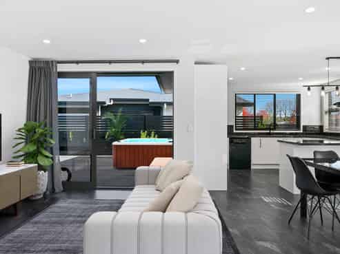 3 Bastille Court, Rangatira Park