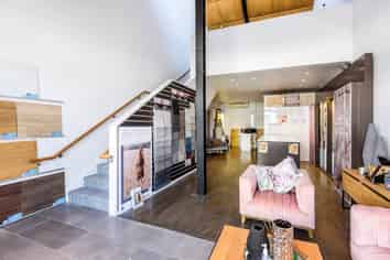 VALUE LOFT SHOWROOM / OFFICE
