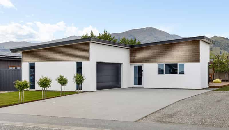 16 Hosking Drive, Cromwell