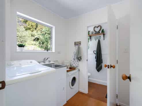 1849 Manawahe Road, Manawahe