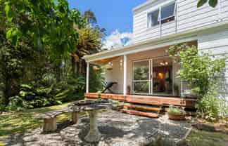 1849 Manawahe Road, Manawahe