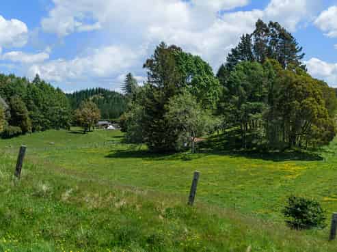 1849 Manawahe Road, Manawahe