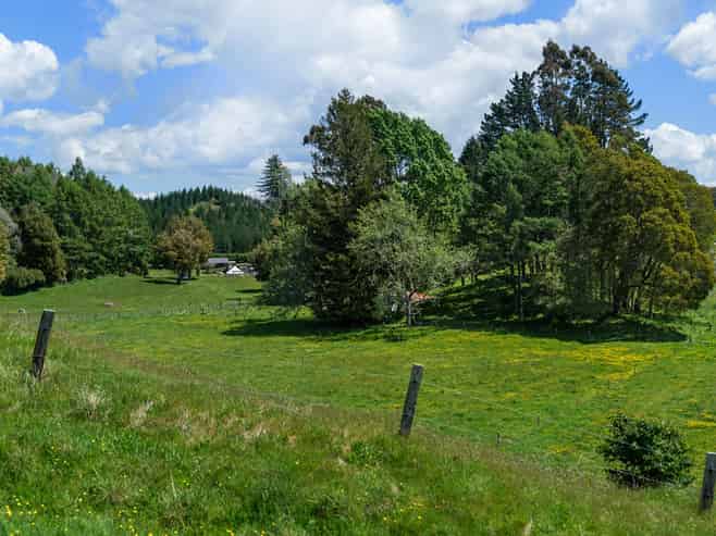 1849 Manawahe Road, Manawahe