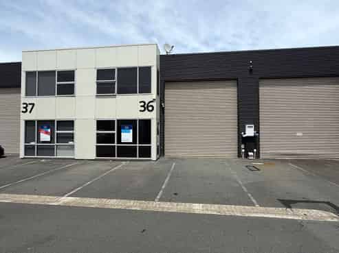 Excellent value industrial unit - one left!