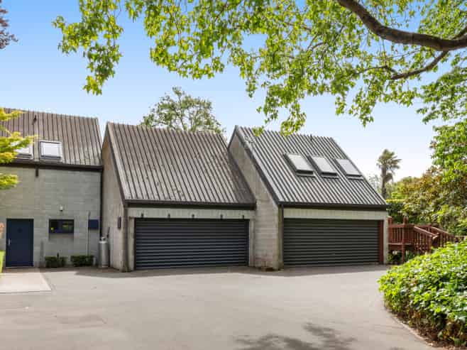 1-3/37A Holmwood Road, Merivale