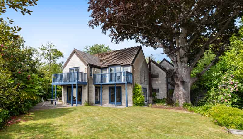 1-3/37A Holmwood Road, Merivale