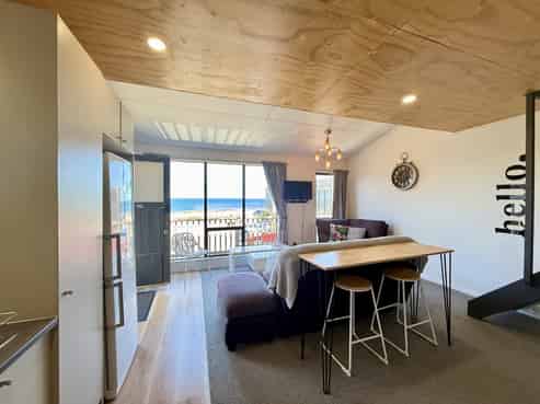 10/408 The Esplanade , Island Bay