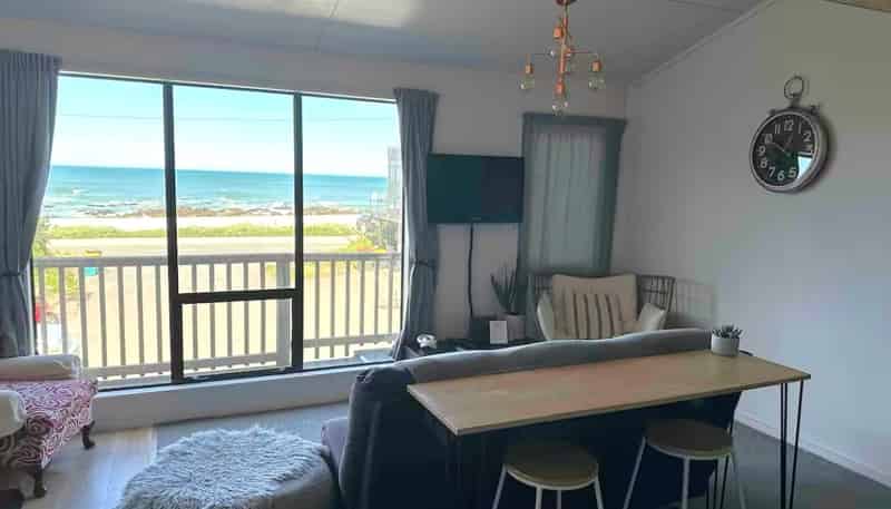 10/408 The Esplanade , Island Bay