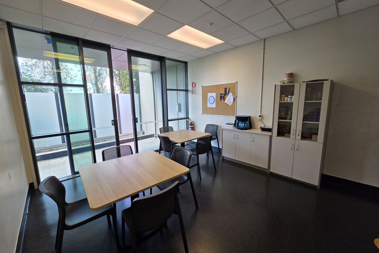 Tidy Mt Wellington office for lease - Vista 3
