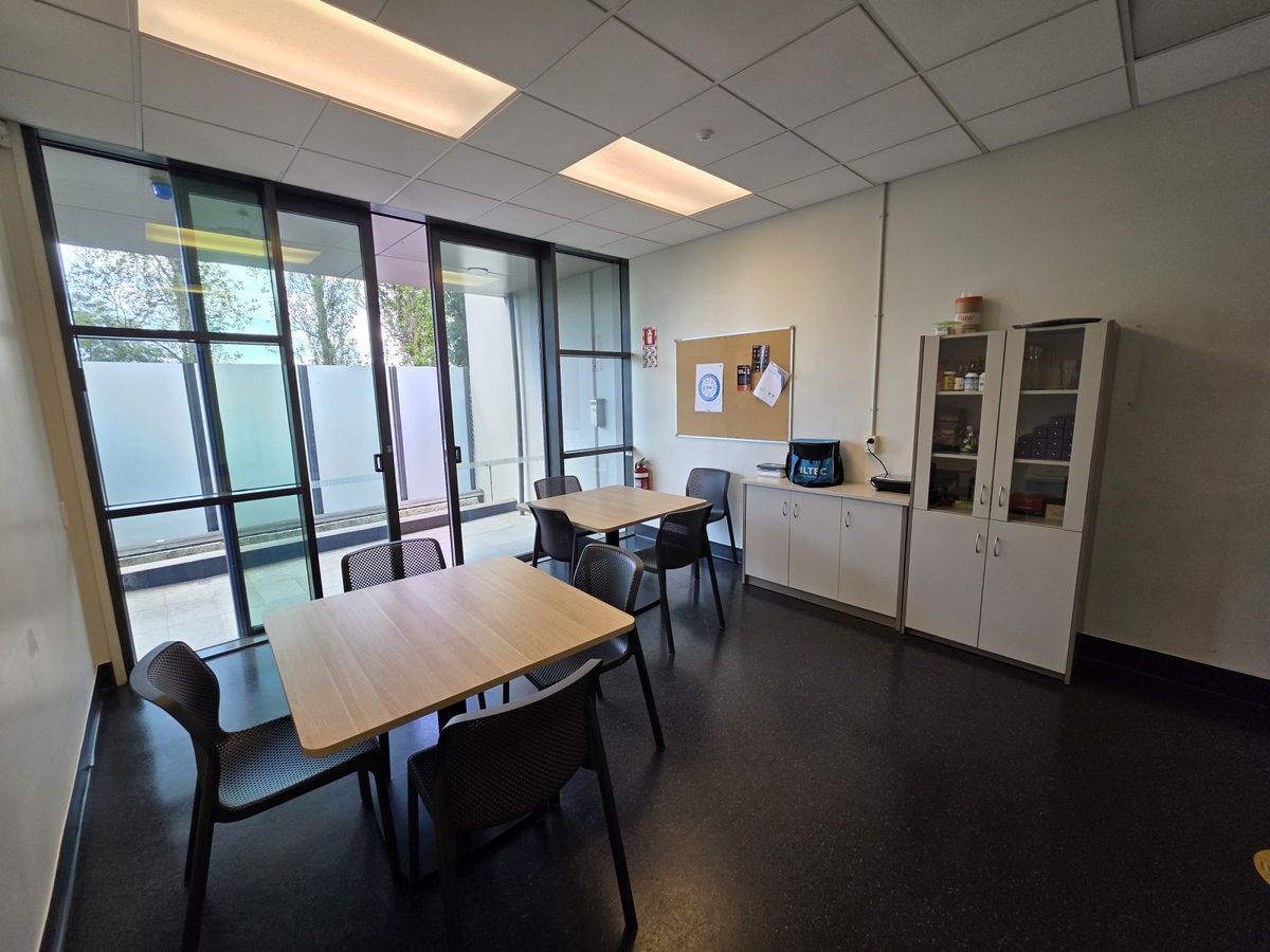 Tidy Mt Wellington office for lease - Skats 3