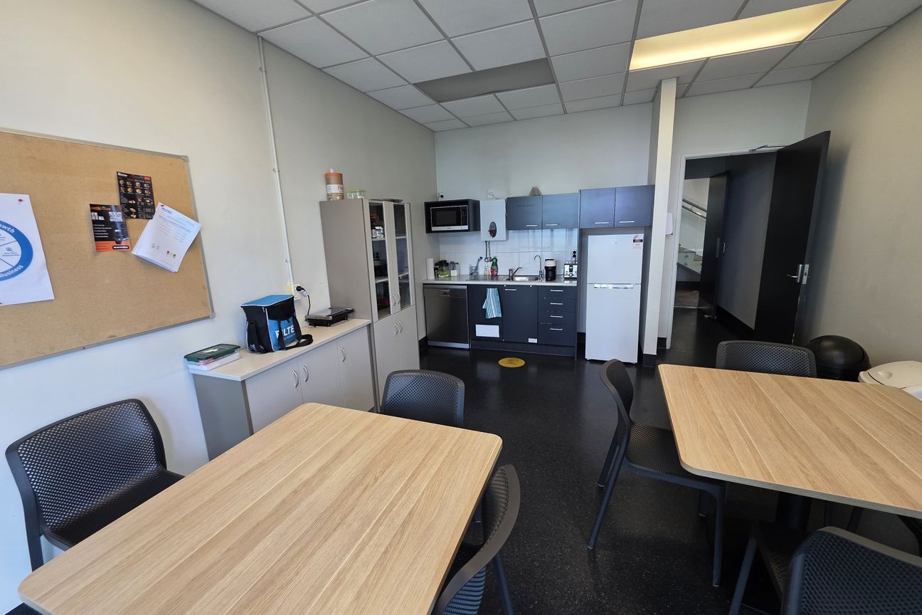 Tidy Mt Wellington office for lease - Vista 4