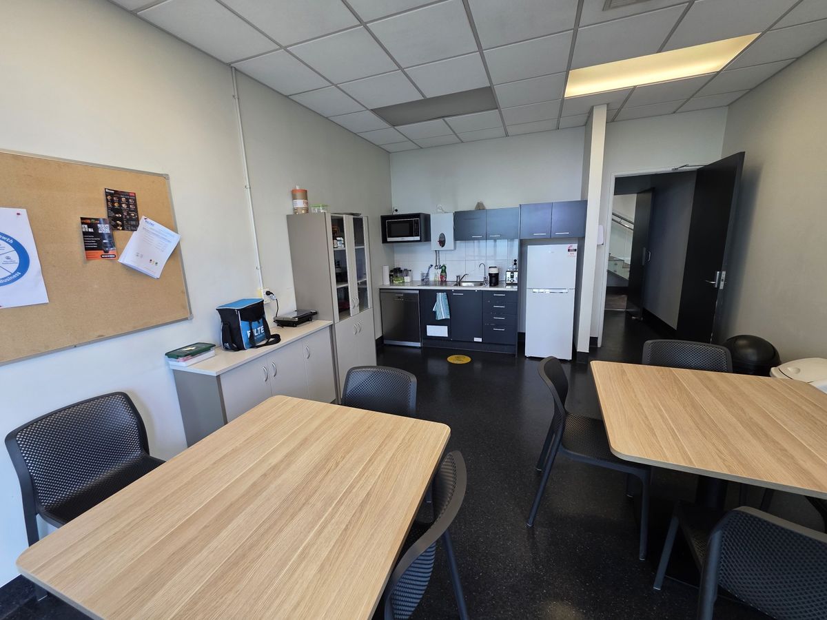 Tidy Mt Wellington office for lease - Skats 4