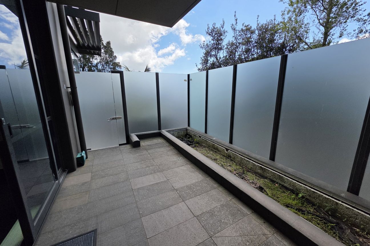Tidy Mt Wellington office for lease - Vista 5