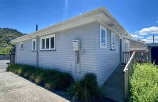 335 Western Hills Drive, Avenues