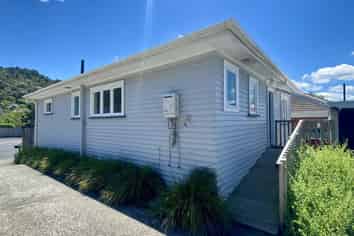 335 Western Hills Drive, Avenues