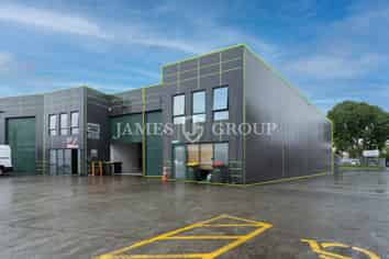 High Stud Industrial in Papakura | 268m²