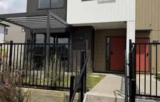 4 Rautahi Street, Flat Bush