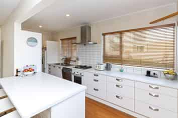 12 Westholme Street, Strowan