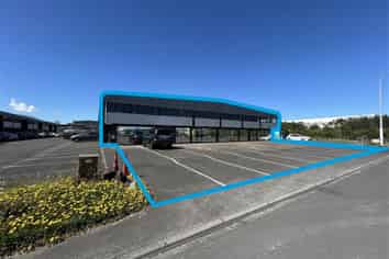 Well-Appointed Industrial with Ample Yard