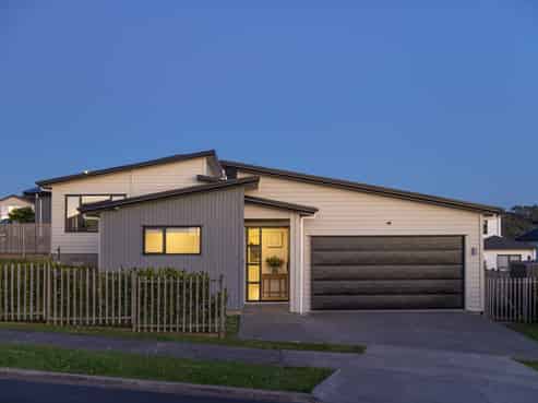 5 Byron Drury Way, Riverhead