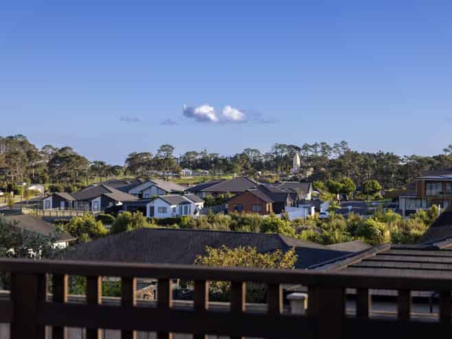 5 Byron Drury Way, Riverhead