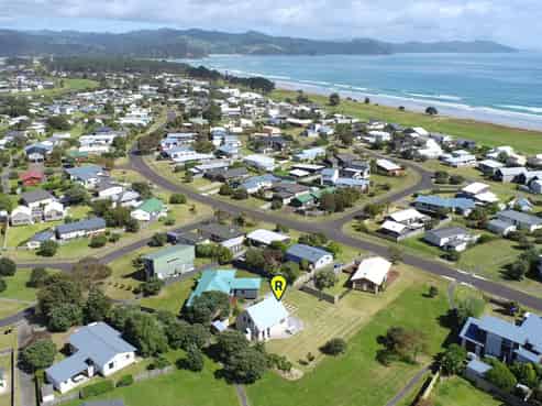 135 Kowhai Avenue, Matarangi