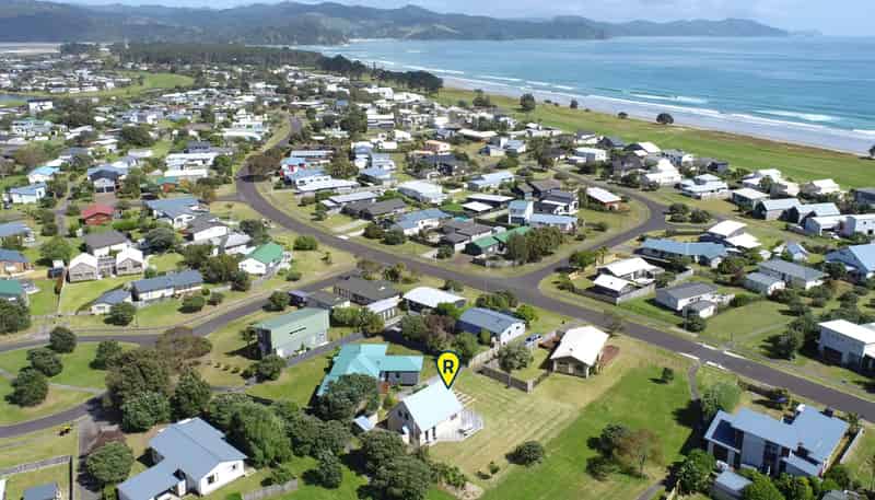 135 Kowhai Avenue, Matarangi