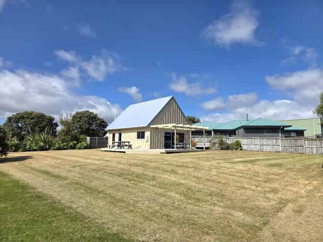 135 Kowhai Avenue, Matarangi