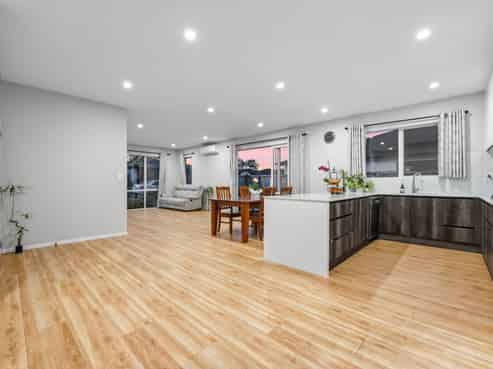 6  Ahorangi Road, Silverdale