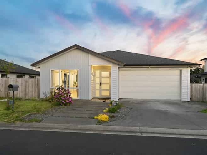 6  Ahorangi Road, Silverdale