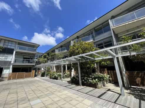 N203A/28 Torrens Terrace , Mount Cook