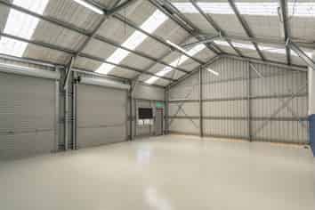 High profile corner site with vacant possession 