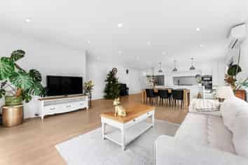 2 Raymond Grace Avenue, Huapai