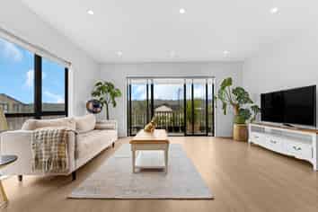 2 Raymond Grace Avenue, Huapai