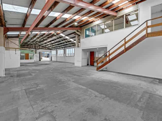 Versatile Penrose Industrial – Vacant Possession