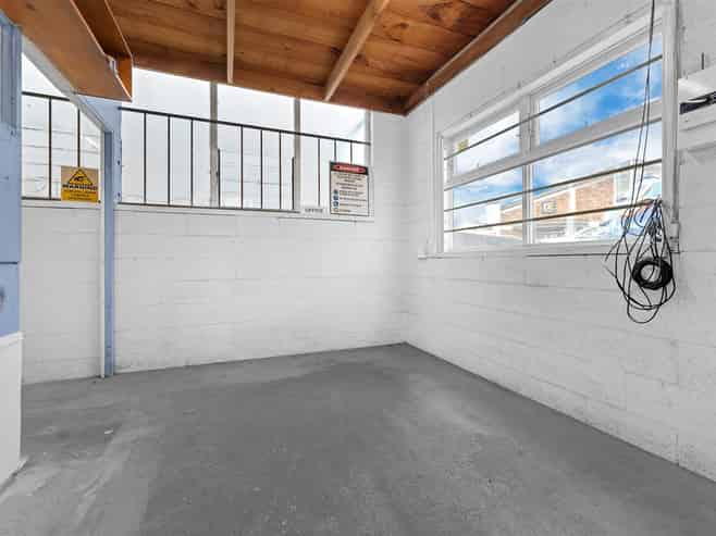 Versatile Penrose Industrial – Vacant Possession