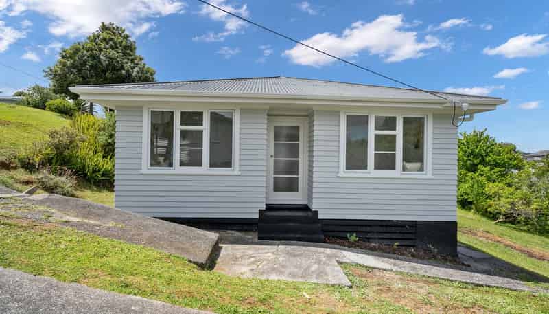 16 McMillan Avenue, Kamo