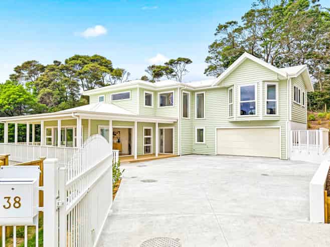 38 Awanui Road, Red Beach