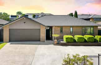 56 Farnborough Drive, Grandview Heights