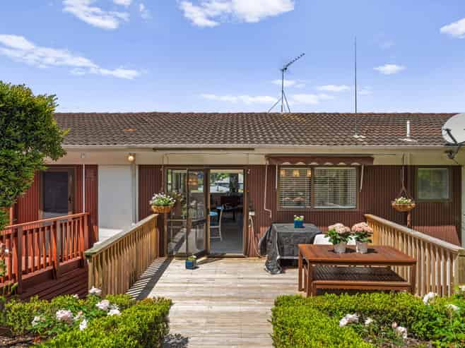 2/14 Monteith Crescent, Remuera