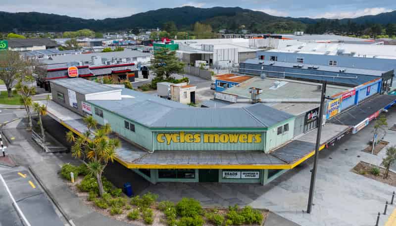 2-6 Wainuiomata Road, Wainuiomata