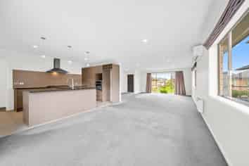 6 Tsar Court, Flat Bush